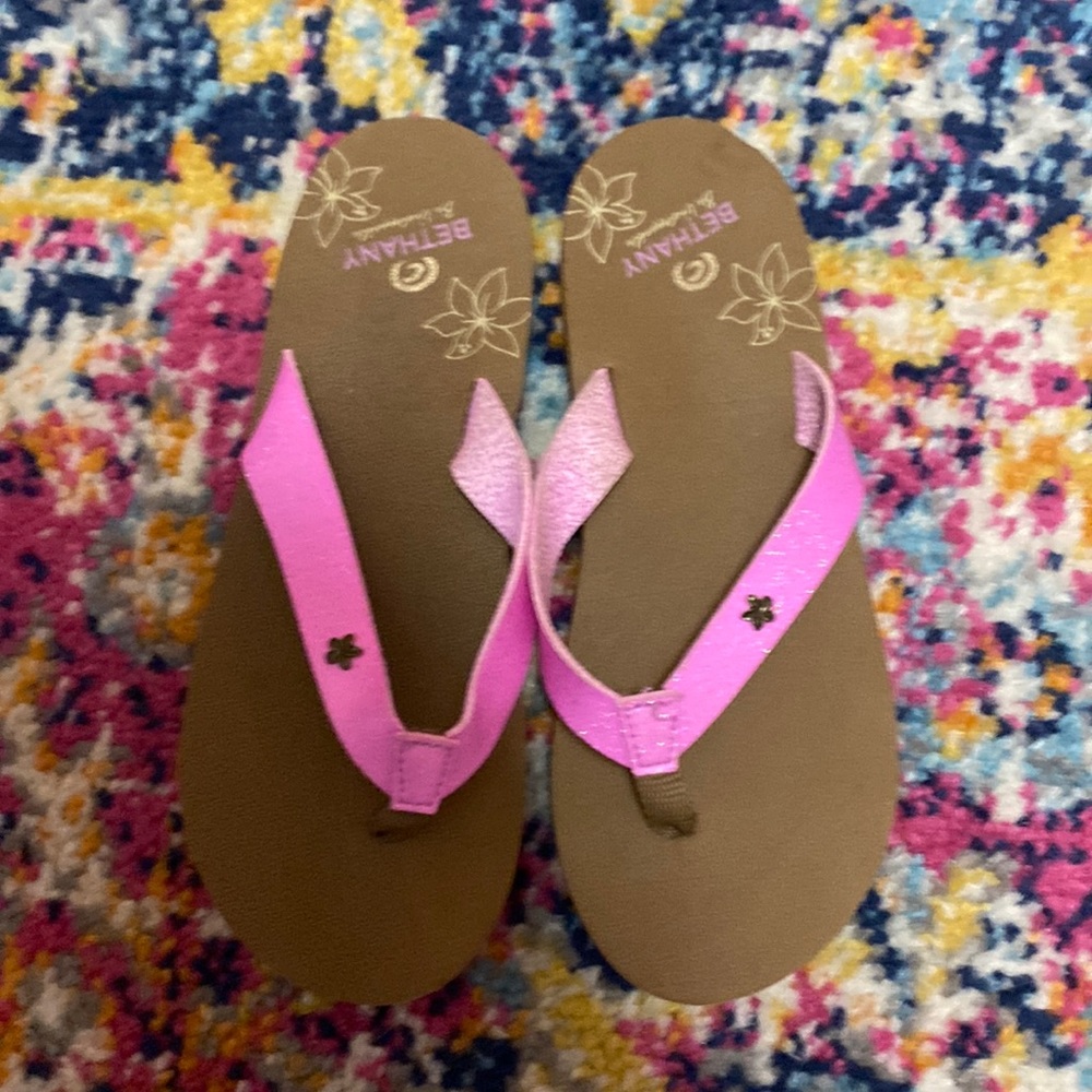 New without tags size 4/5 Cobian flip flops